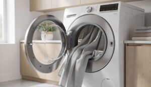 Statt es ins Glas zu gießen, geben Sie es in die Waschmaschine – Ihre grauen Vorhänge werden wie neu